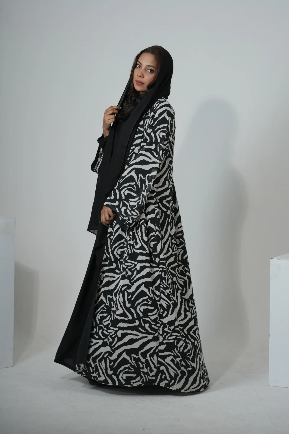 DSC05128 Abayas 2 - Image 1